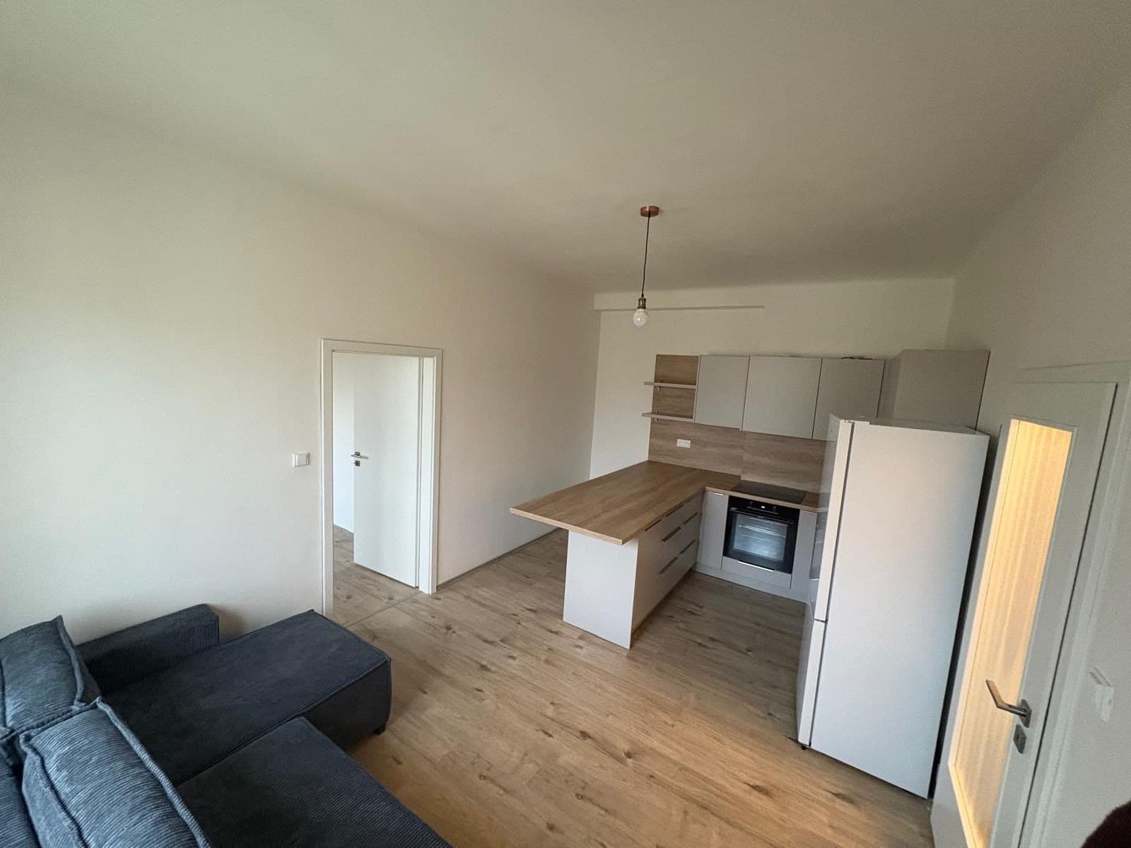 Prenájom bytu 2-izbový 45 m², Evropská, Praha, Praha Prenájom bytu 2-izbový 45 m², Evropská, Praha, Praha