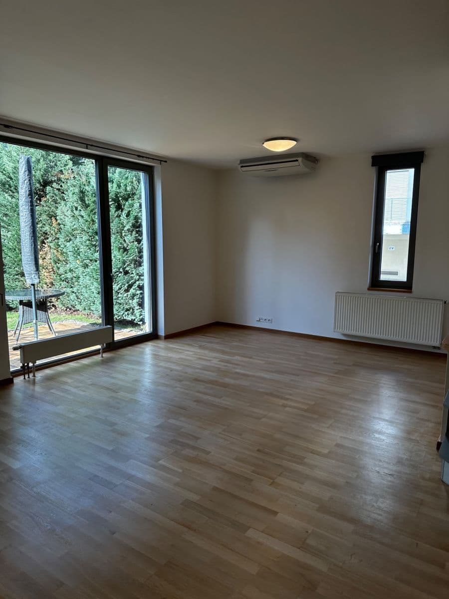 Prenájom bytu 2-izbový 66 m², Valečovská, Praha, Praha Prenájom bytu 2-izbový 66 m², Valečovská, Praha, Praha