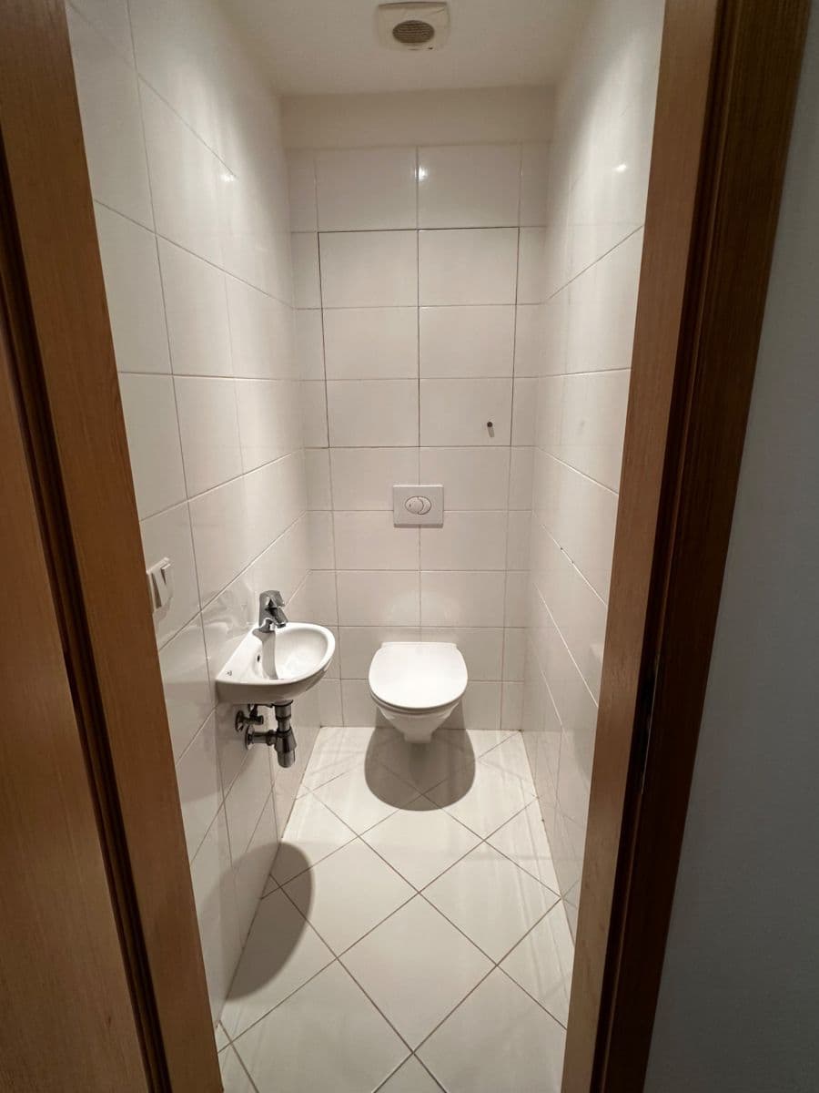 Prenájom bytu 2-izbový 66 m², Valečovská, Praha, Praha Prenájom bytu 2-izbový 66 m², Valečovská, Praha, Praha