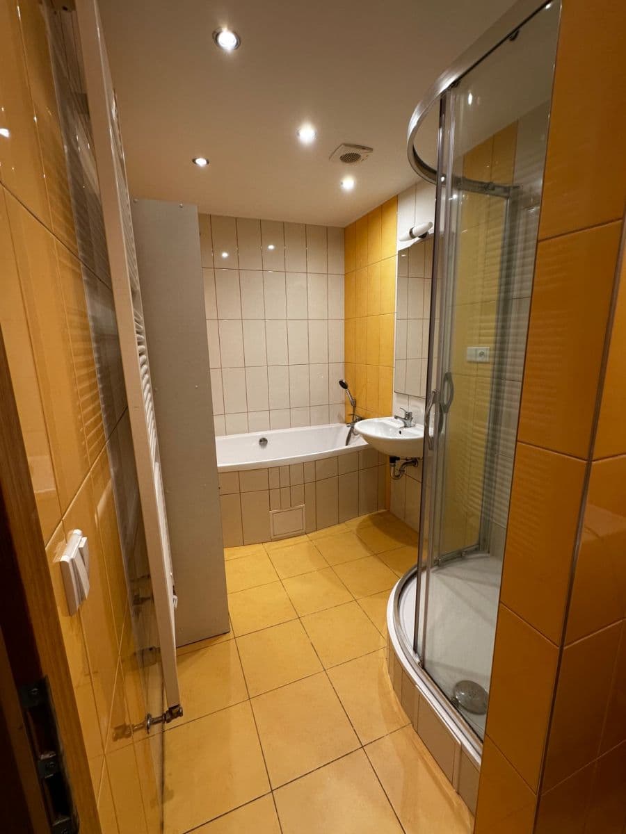 Prenájom bytu 2-izbový 66 m², Valečovská, Praha, Praha Prenájom bytu 2-izbový 66 m², Valečovská, Praha, Praha