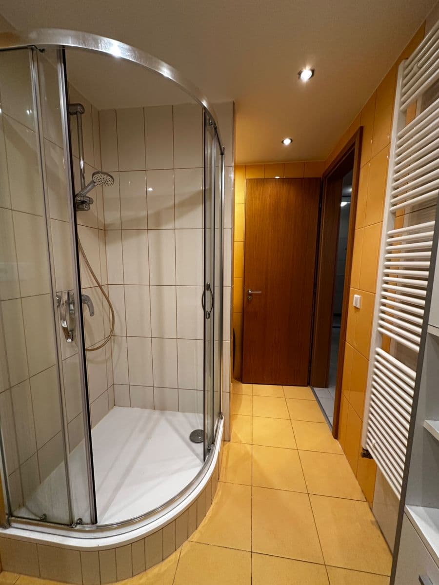 Prenájom bytu 2-izbový 66 m², Valečovská, Praha, Praha Prenájom bytu 2-izbový 66 m², Valečovská, Praha, Praha