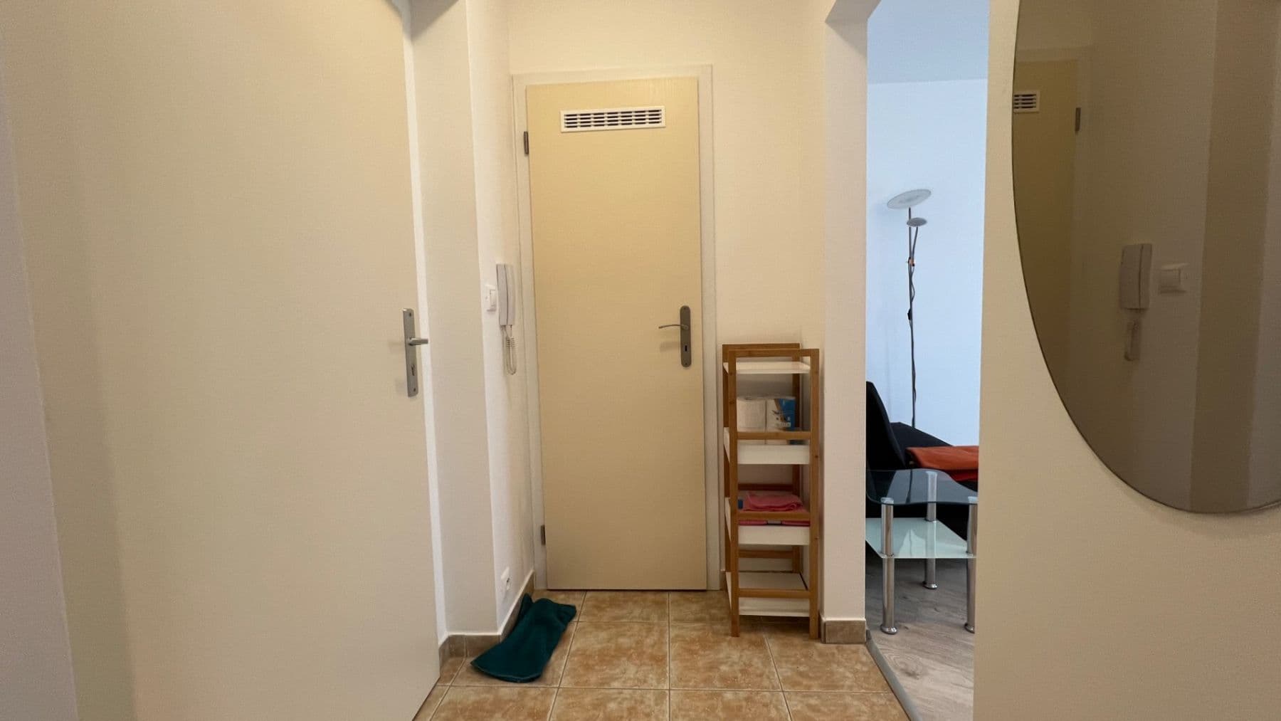 Prenájom bytu 2-izbový 30 m², Chotěšovská, Praha, Praha Prenájom bytu 2-izbový 30 m², Chotěšovská, Praha, Praha