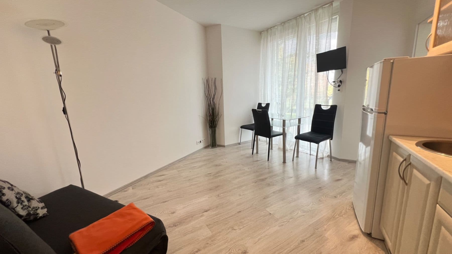 Prenájom bytu 2-izbový 30 m², Chotěšovská, Praha, Praha Prenájom bytu 2-izbový 30 m², Chotěšovská, Praha, Praha