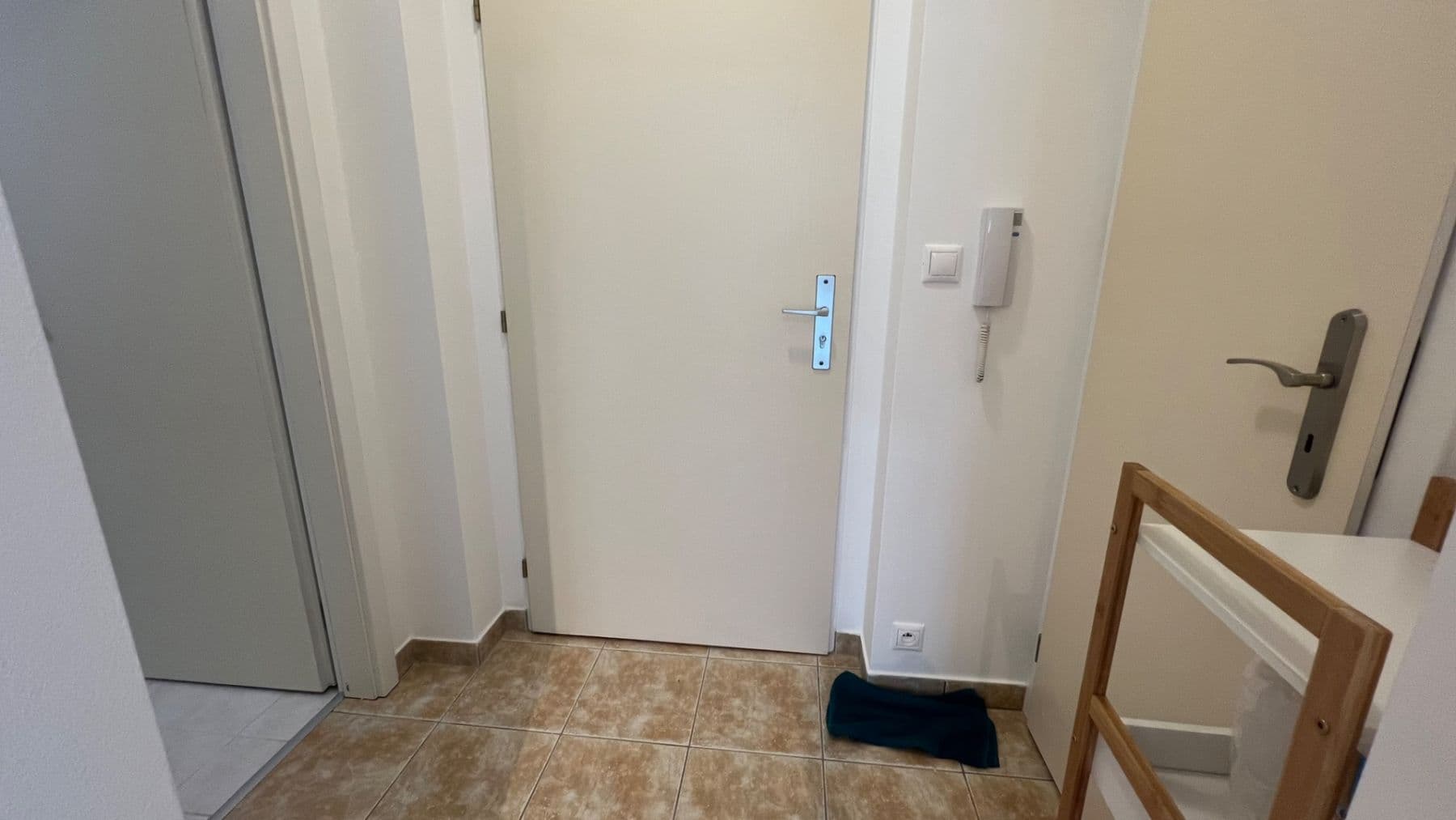 Prenájom bytu 2-izbový 30 m², Chotěšovská, Praha, Praha Prenájom bytu 2-izbový 30 m², Chotěšovská, Praha, Praha