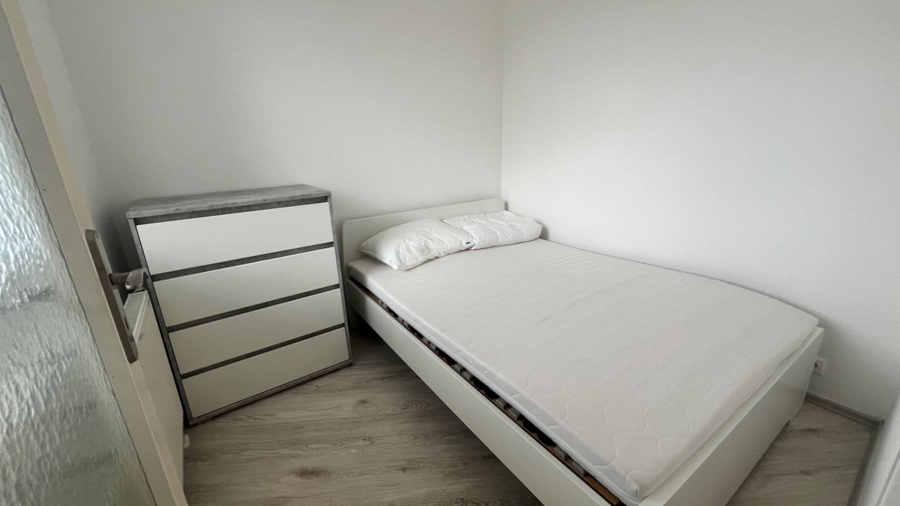 Prenájom bytu 2-izbový 30 m², Chotěšovská, Praha, Praha Prenájom bytu 2-izbový 30 m², Chotěšovská, Praha, Praha