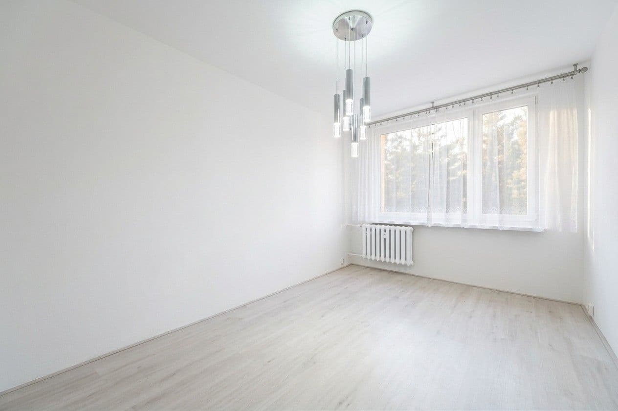 Prenájom bytu 3-izbový 75 m², Jažlovická, Praha, Praha Prenájom bytu 3-izbový 75 m², Jažlovická, Praha, Praha