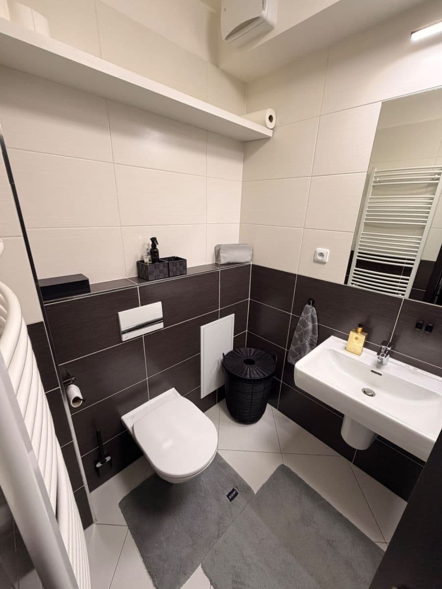 Prenájom bytu 1-izbový 28 m², Honzíkova, Praha, Praha Prenájom bytu 1-izbový 28 m², Honzíkova, Praha, Praha