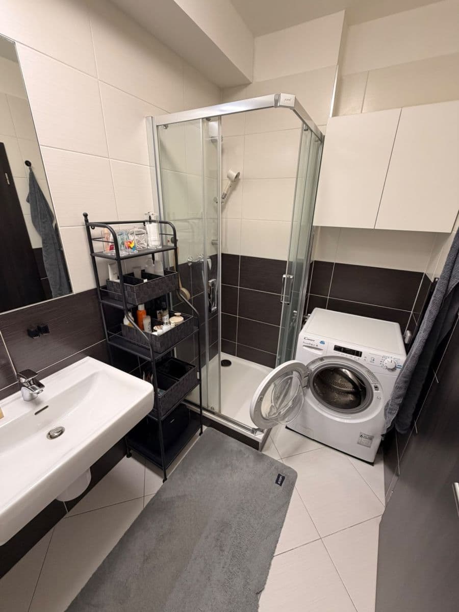 Prenájom bytu 1-izbový 28 m², Honzíkova, Praha, Praha Prenájom bytu 1-izbový 28 m², Honzíkova, Praha, Praha