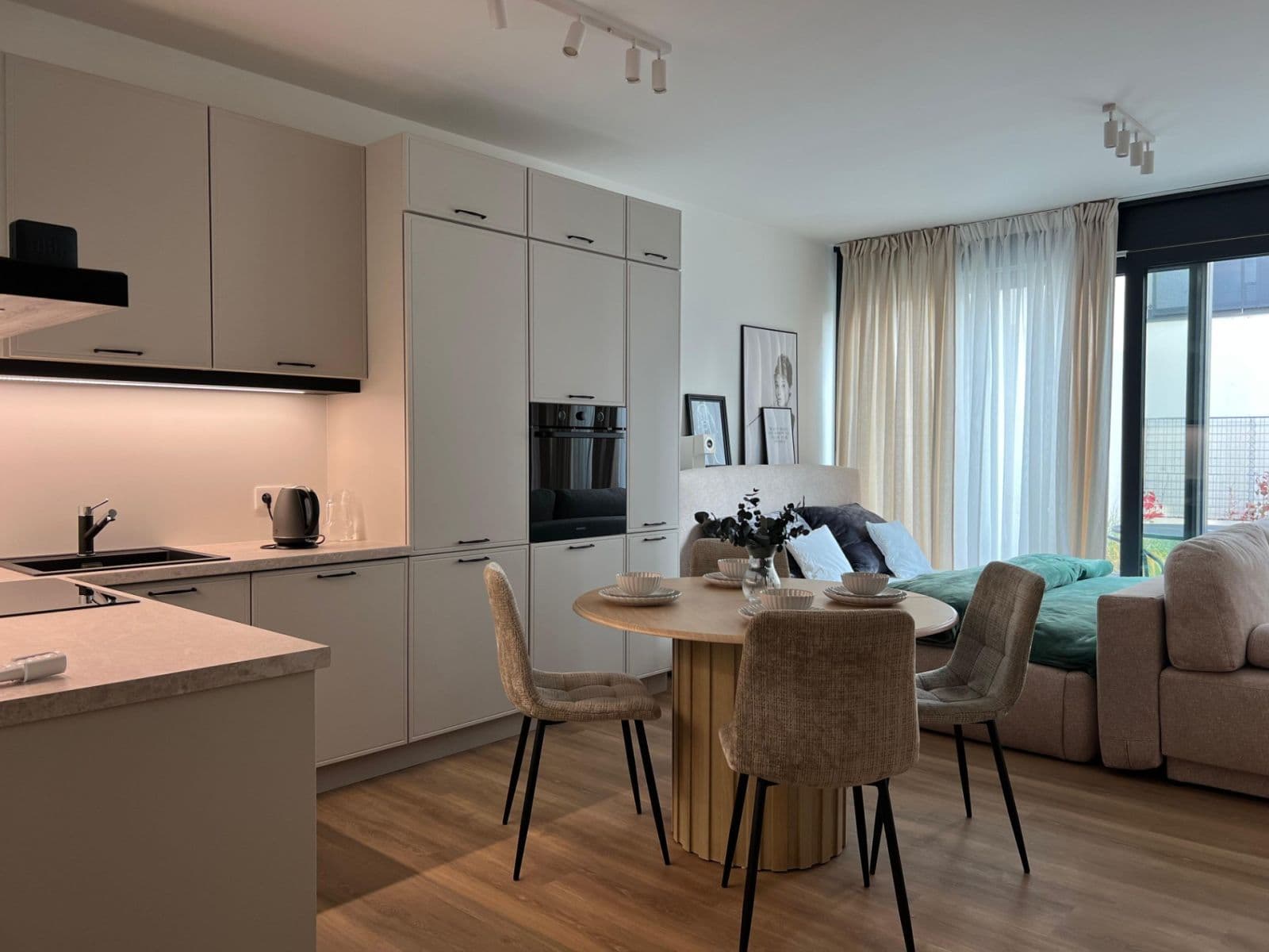 Prenájom bytu 1-izbový 45 m², Cukerní, Praha, Praha Prenájom bytu 1-izbový 45 m², Cukerní, Praha, Praha