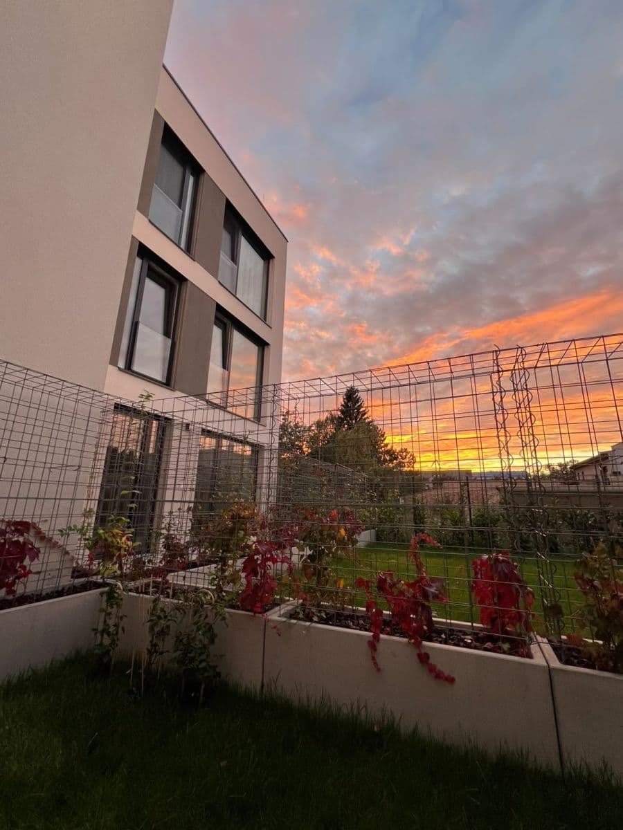 Prenájom bytu 1-izbový 45 m², Cukerní, Praha, Praha Prenájom bytu 1-izbový 45 m², Cukerní, Praha, Praha