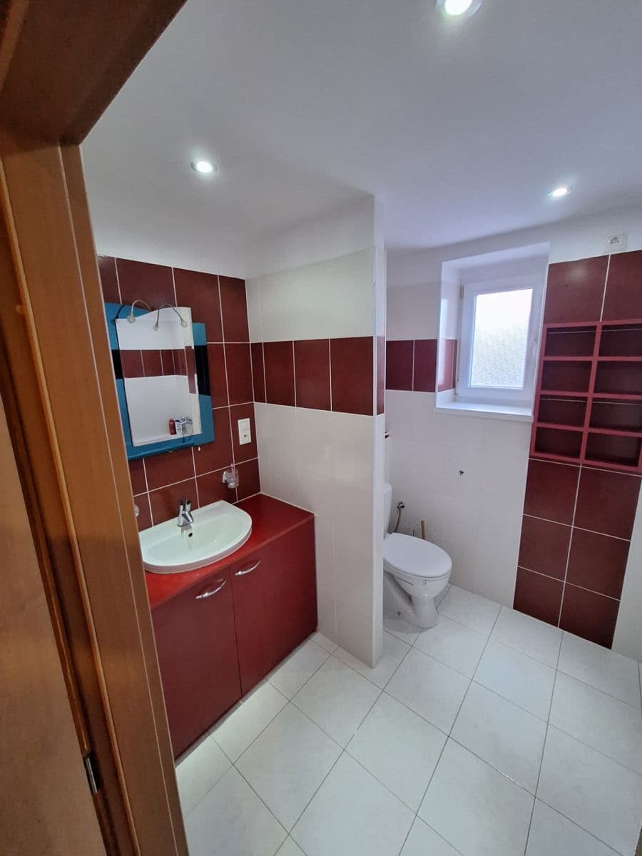 Predaj bytu 2-izbový 66 m², Železničná, Senica, Trnavský kraj Predaj bytu 2-izbový 66 m², Železničná, Senica, Trnavský kraj