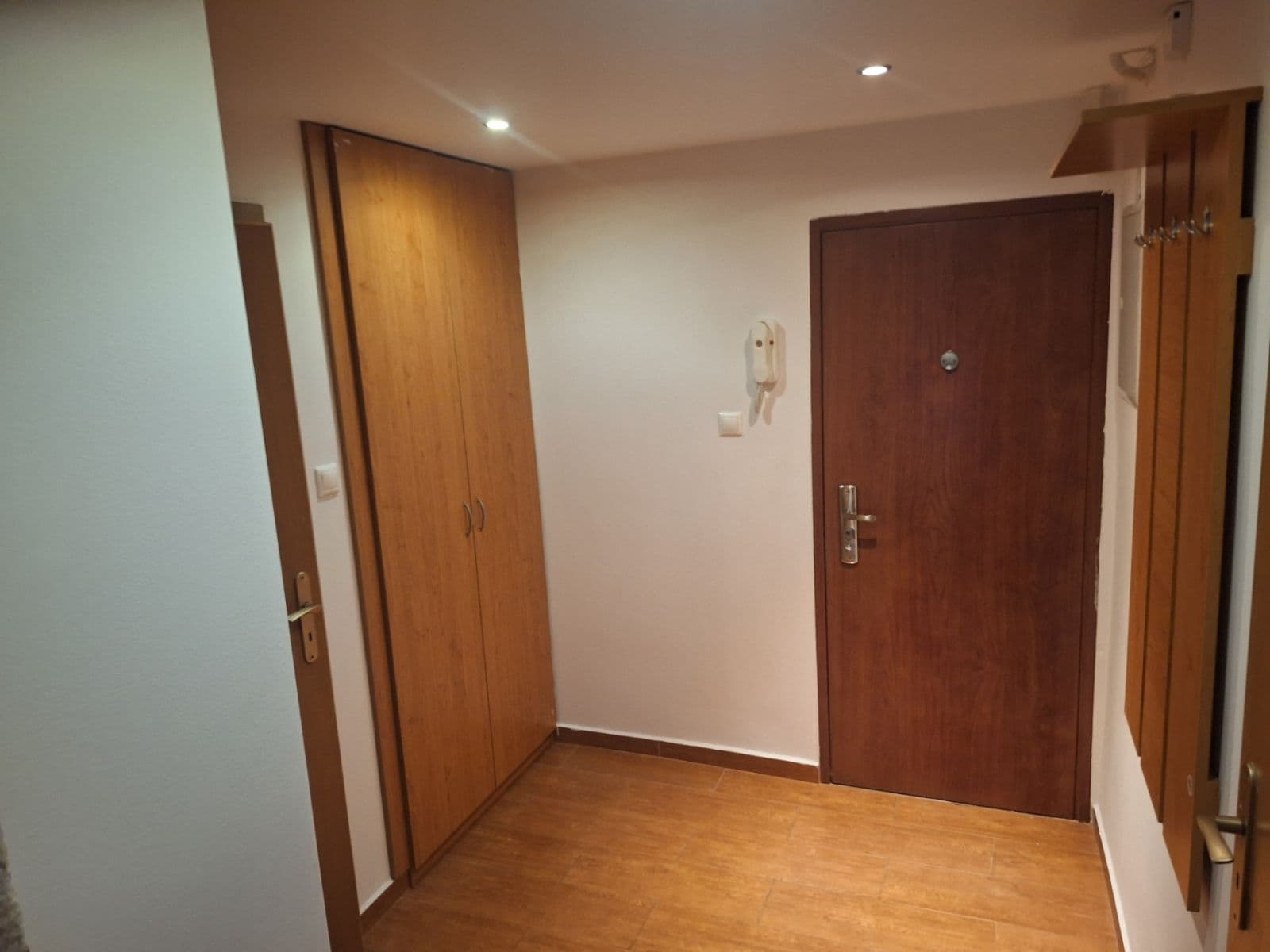 Predaj bytu 2-izbový 66 m², Železničná, Senica, Trnavský kraj Predaj bytu 2-izbový 66 m², Železničná, Senica, Trnavský kraj