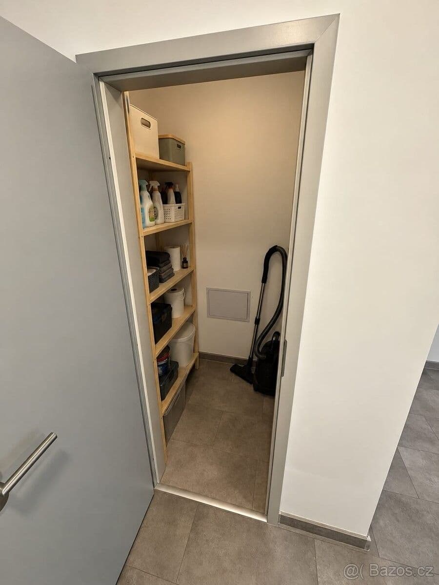 Prenájom bytu 2-izbový 54 m², Dukelská, Třinec, Moravskoslezský kraj Prenájom bytu 2-izbový 54 m², Dukelská, Třinec, Moravskoslezský kraj