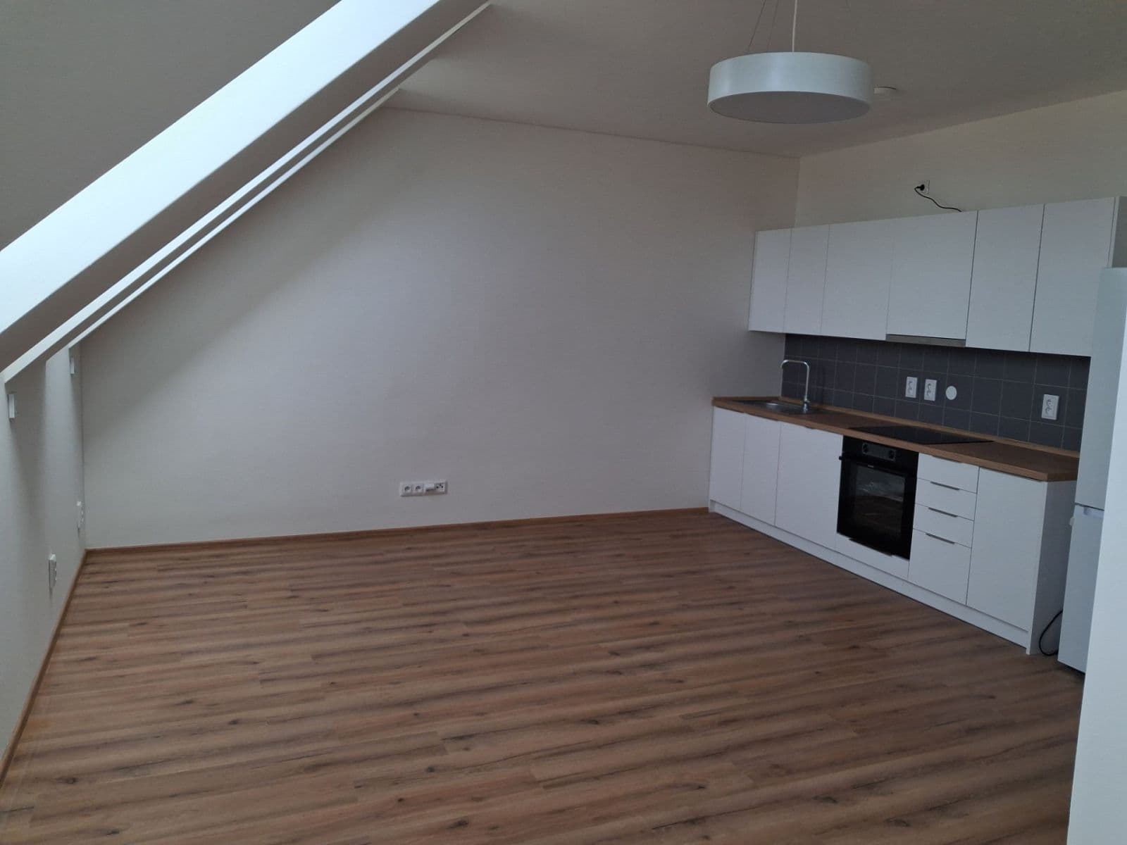 Prenájom bytu 2-izbový 49 m², Revoluční, Šestajovice, Středočeský kraj Prenájom bytu 2-izbový 49 m², Revoluční, Šestajovice, Středočeský kraj
