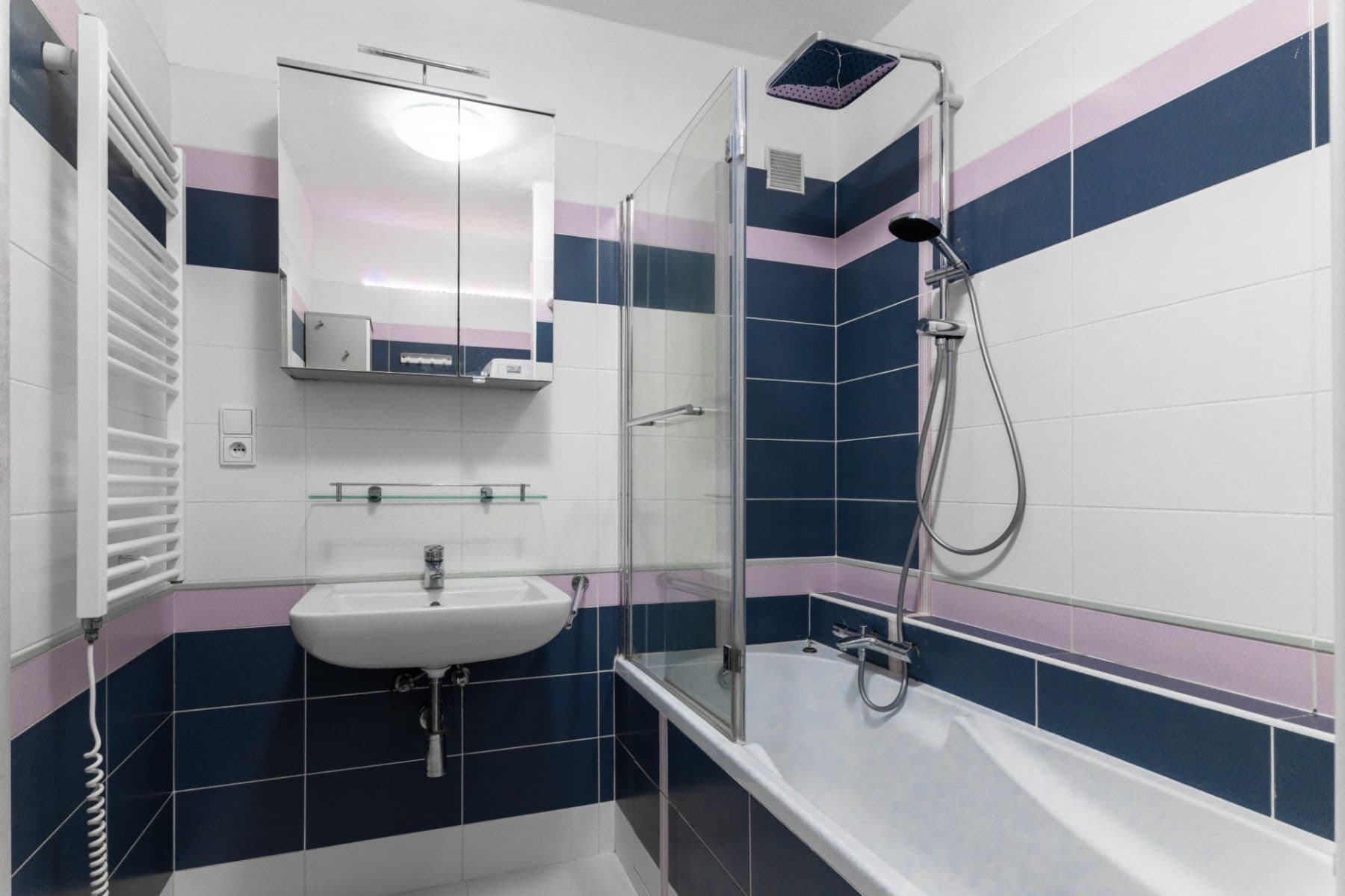 Predaj bytu 3-izbový 66 m², Česákova, Praha, Praha Predaj bytu 3-izbový 66 m², Česákova, Praha, Praha