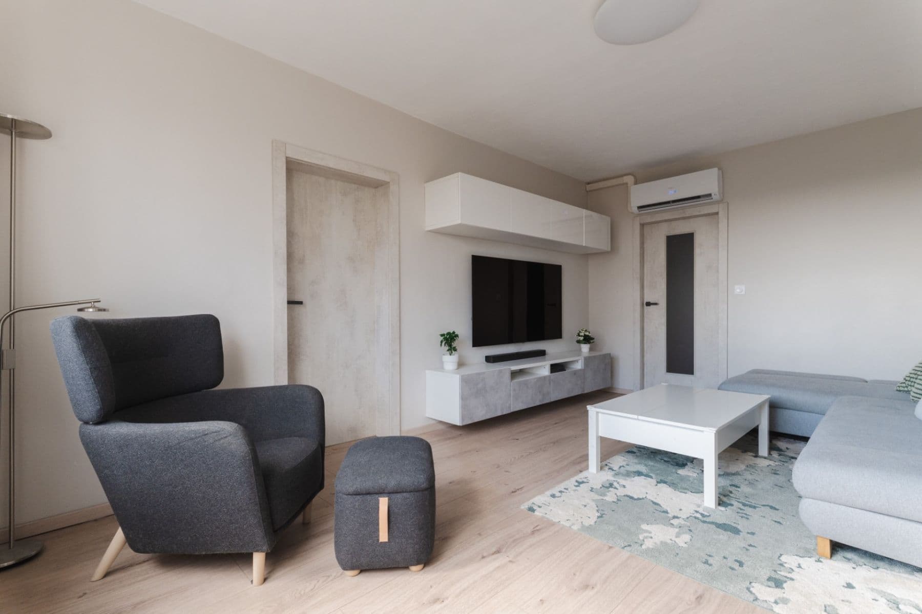 Predaj bytu 3-izbový 66 m², Česákova, Praha, Praha Predaj bytu 3-izbový 66 m², Česákova, Praha, Praha