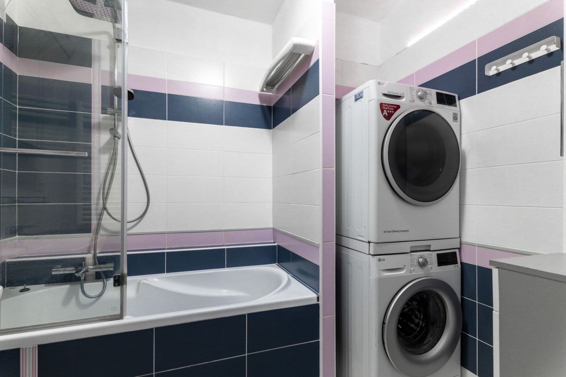 Predaj bytu 3-izbový 66 m², Česákova, Praha, Praha Predaj bytu 3-izbový 66 m², Česákova, Praha, Praha