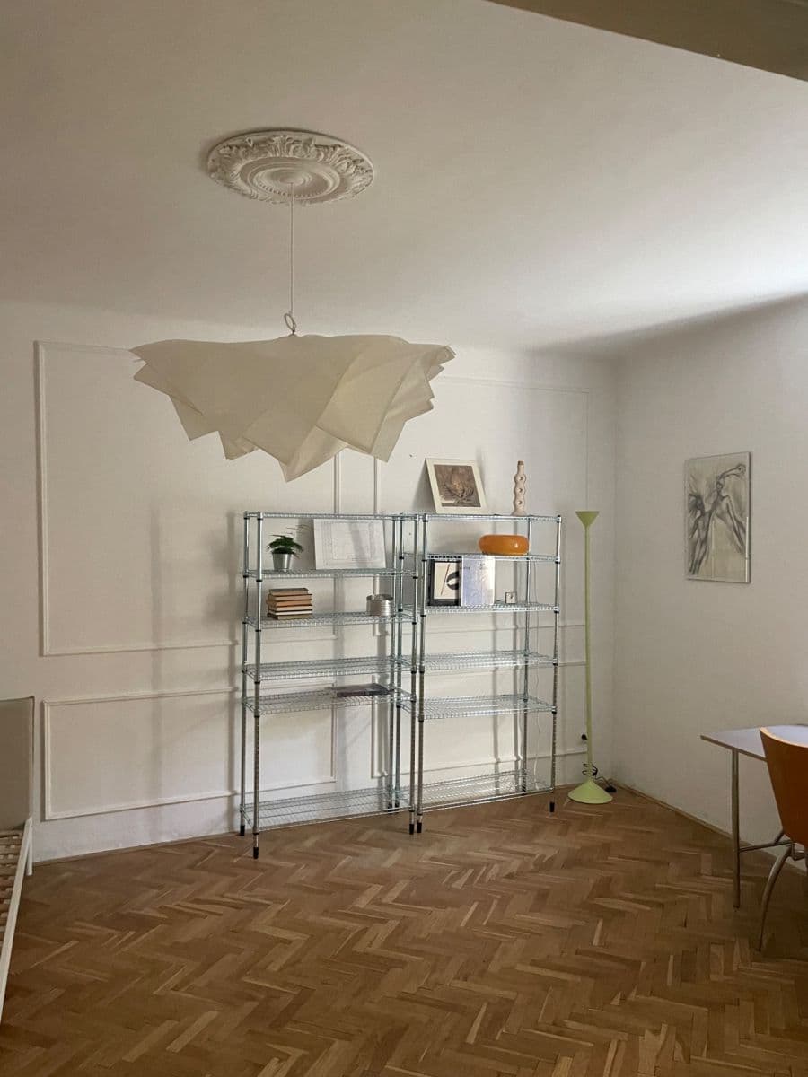 Prenájom bytu 2-izbový 45 m², Bukureštská, Bratislava - mestská časť Staré Mesto, Bratislavský kraj Prenájom bytu 2-izbový 45 m², Bukureštská, Bratislava - mestská časť Staré Mesto, Bratislavský kraj