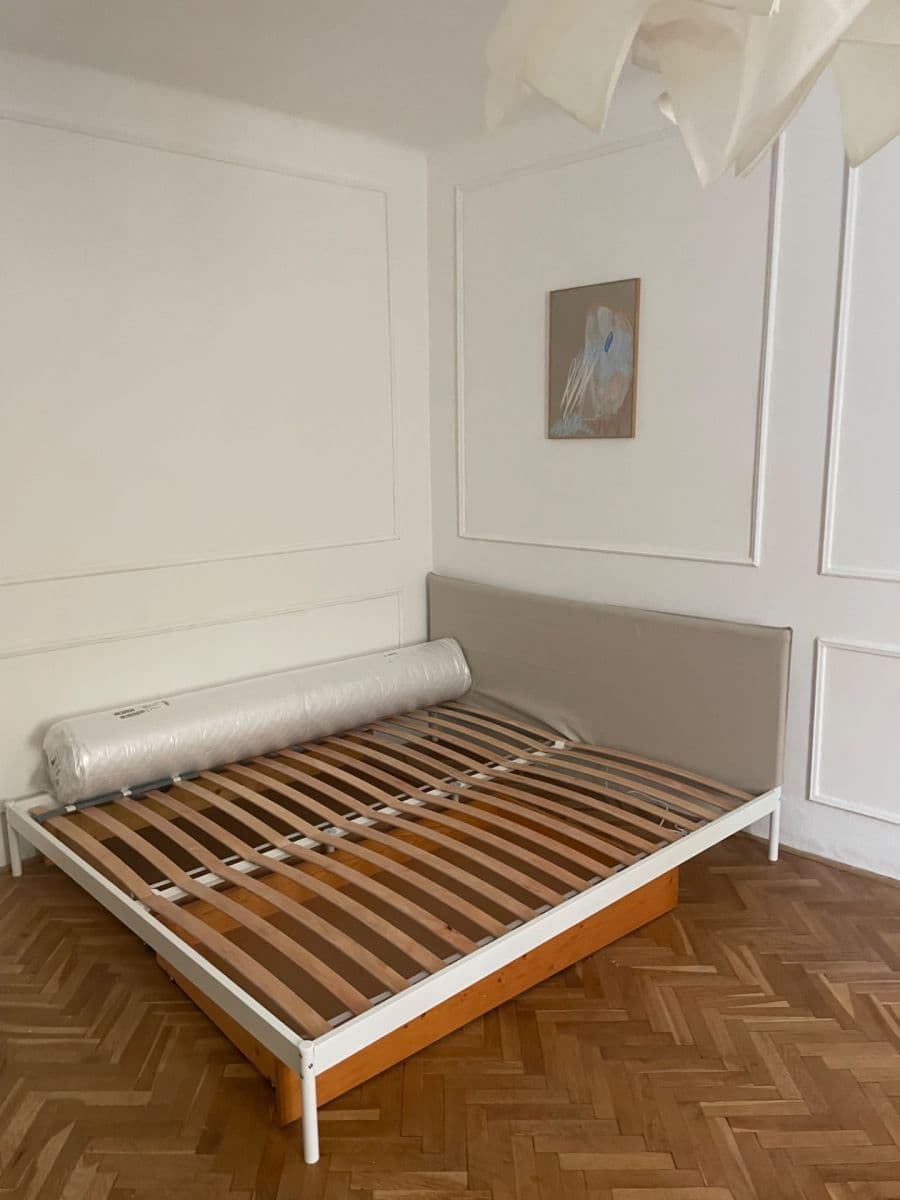 Prenájom bytu 2-izbový 45 m², Bukureštská, Bratislava - mestská časť Staré Mesto, Bratislavský kraj Prenájom bytu 2-izbový 45 m², Bukureštská, Bratislava - mestská časť Staré Mesto, Bratislavský kraj