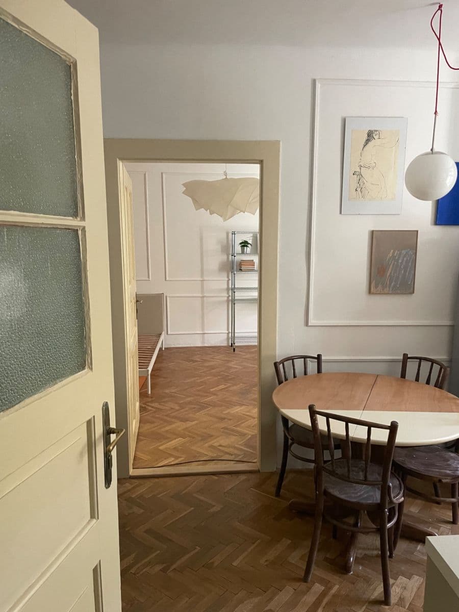 Prenájom bytu 2-izbový 45 m², Bukureštská, Bratislava - mestská časť Staré Mesto, Bratislavský kraj Prenájom bytu 2-izbový 45 m², Bukureštská, Bratislava - mestská časť Staré Mesto, Bratislavský kraj