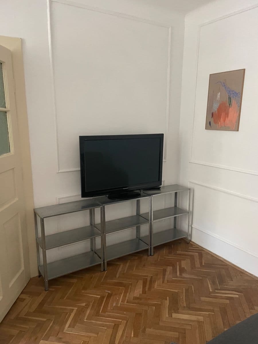 Prenájom bytu 2-izbový 45 m², Bukureštská, Bratislava - mestská časť Staré Mesto, Bratislavský kraj Prenájom bytu 2-izbový 45 m², Bukureštská, Bratislava - mestská časť Staré Mesto, Bratislavský kraj