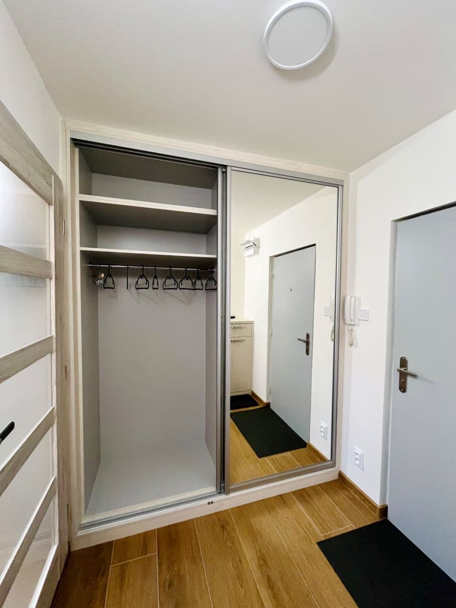Predaj bytu 1-izbový 34 m², Bajkalská, Praha, Praha Predaj bytu 1-izbový 34 m², Bajkalská, Praha, Praha