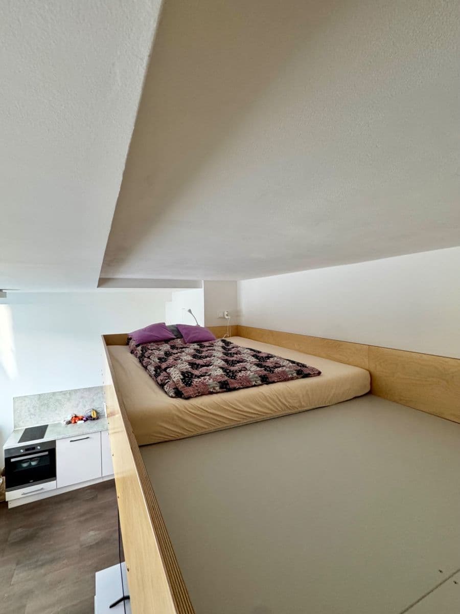 Prenájom bytu 1-izbový 32 m², Geologická, Praha, Praha Prenájom bytu 1-izbový 32 m², Geologická, Praha, Praha