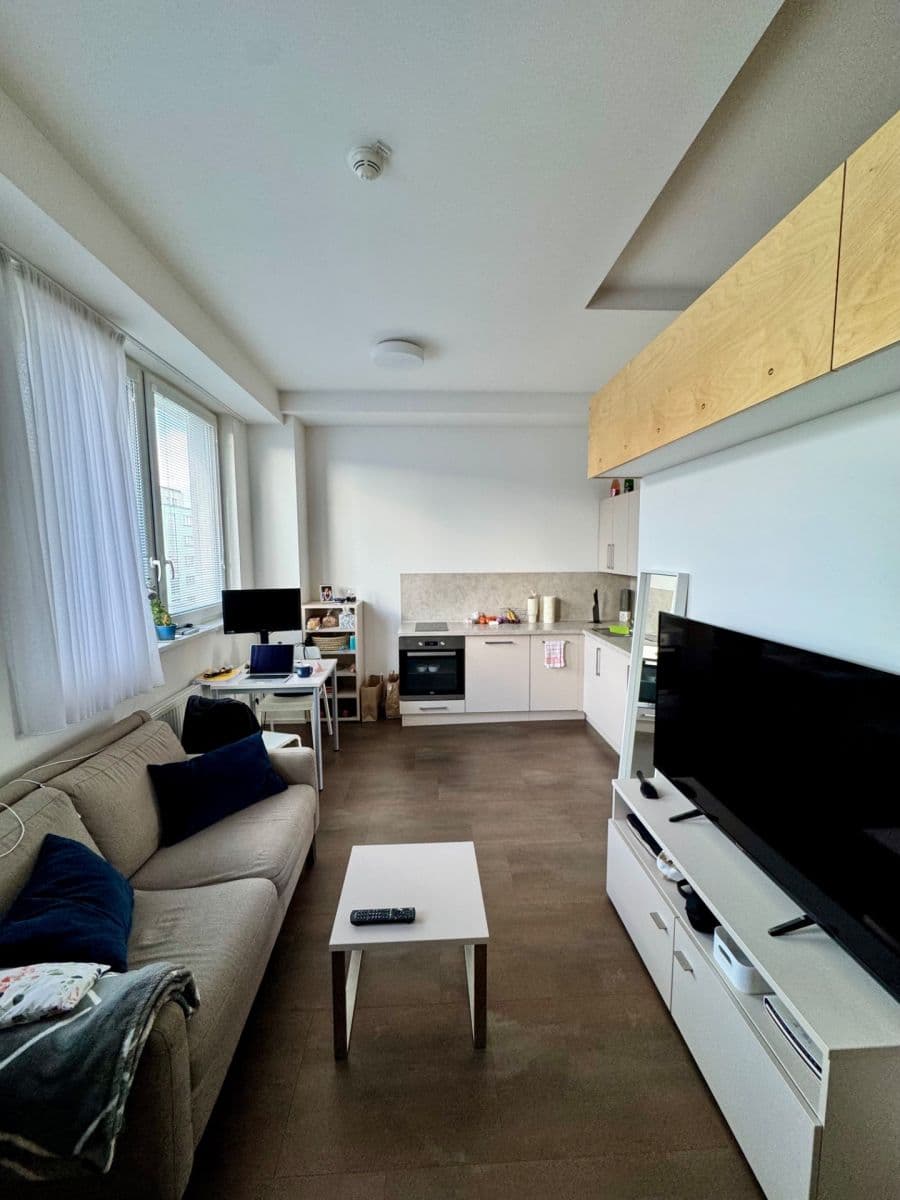 Prenájom bytu 1-izbový 32 m², Geologická, Praha, Praha Prenájom bytu 1-izbový 32 m², Geologická, Praha, Praha