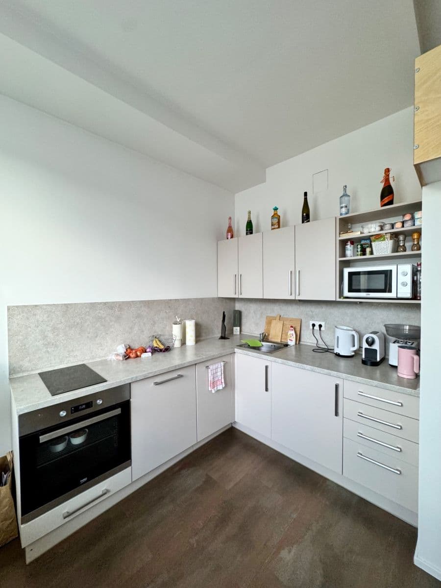 Prenájom bytu 1-izbový 32 m², Geologická, Praha, Praha Prenájom bytu 1-izbový 32 m², Geologická, Praha, Praha