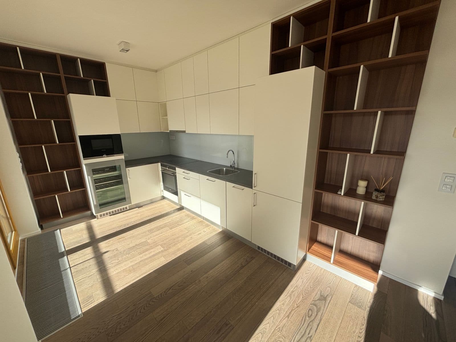 Predaj bytu 2-izbový 71 m², Za Karlínským přístavem, Praha, Praha Predaj bytu 2-izbový 71 m², Za Karlínským přístavem, Praha, Praha