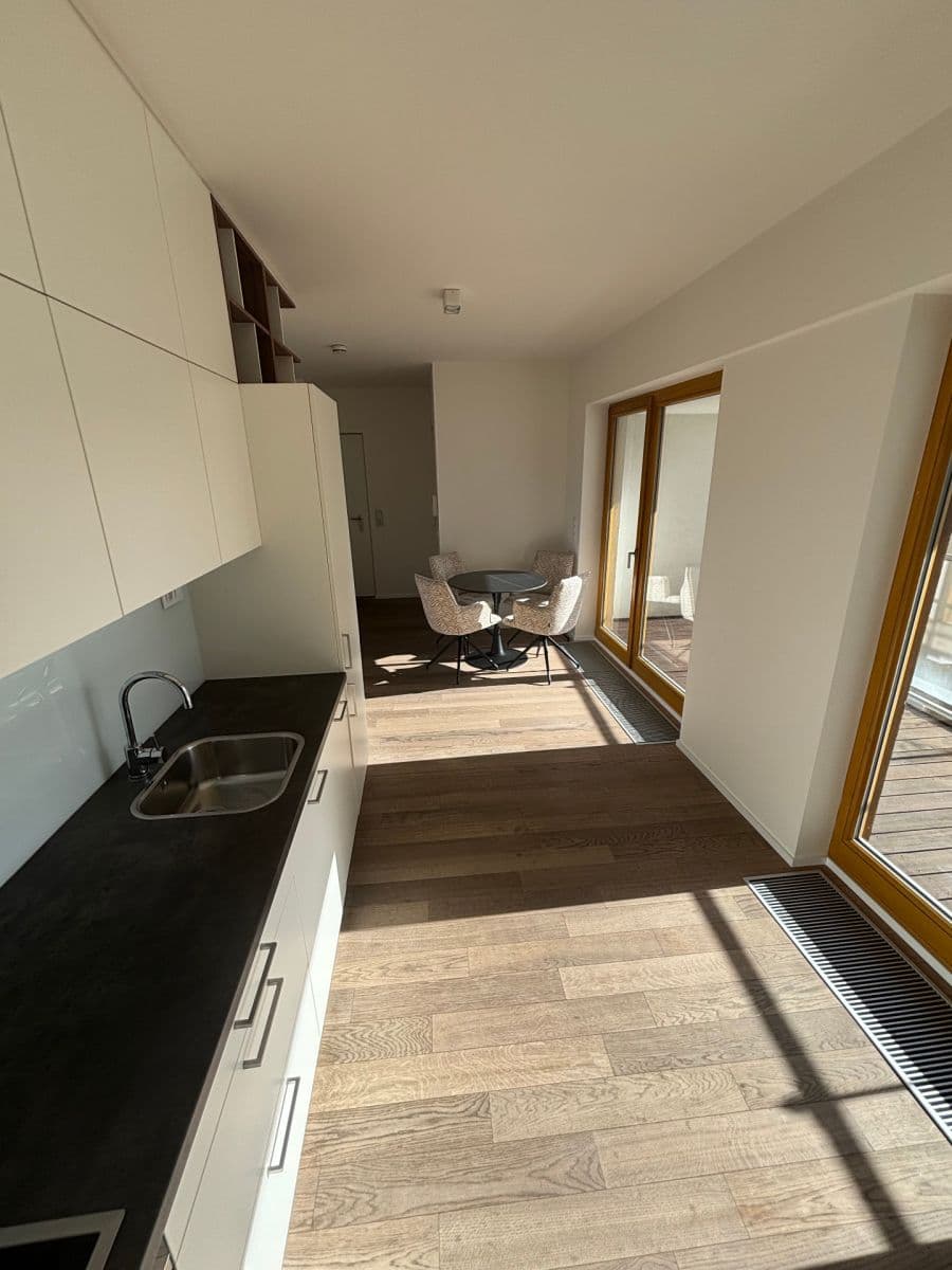 Predaj bytu 2-izbový 71 m², Za Karlínským přístavem, Praha, Praha Predaj bytu 2-izbový 71 m², Za Karlínským přístavem, Praha, Praha