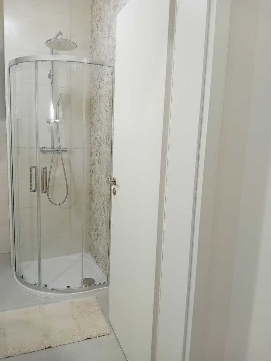 Prenájom bytu 2-izbový 51 m², Krymská, Praha, Praha Prenájom bytu 2-izbový 51 m², Krymská, Praha, Praha