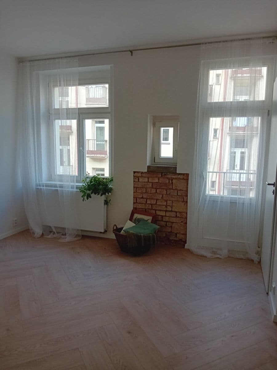 Prenájom bytu 2-izbový 51 m², Krymská, Praha, Praha Prenájom bytu 2-izbový 51 m², Krymská, Praha, Praha