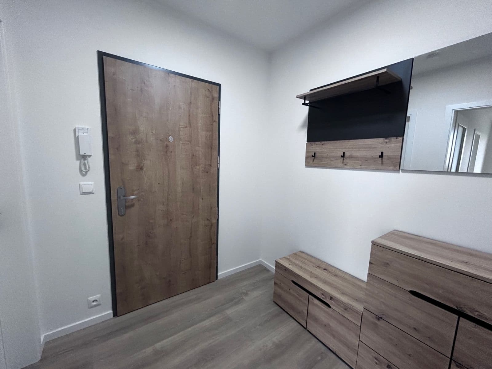 Prenájom bytu 2-izbový 50 m², Divíškové, Praha, Praha Prenájom bytu 2-izbový 50 m², Divíškové, Praha, Praha