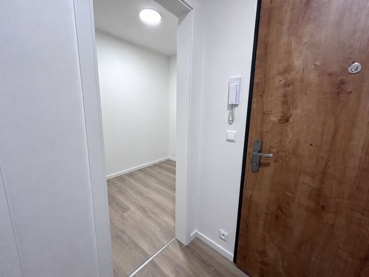 Prenájom bytu 2-izbový 50 m², Divíškové, Praha, Praha Prenájom bytu 2-izbový 50 m², Divíškové, Praha, Praha
