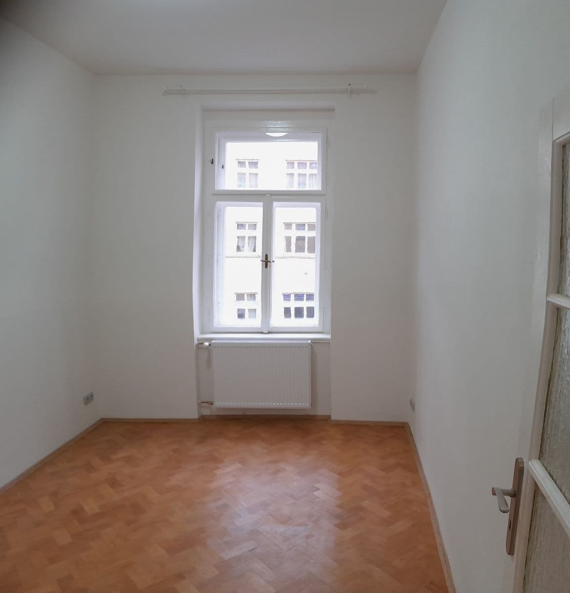 Prenájom bytu 2-izbový 64 m², Viktora Huga, Praha, Praha Prenájom bytu 2-izbový 64 m², Viktora Huga, Praha, Praha