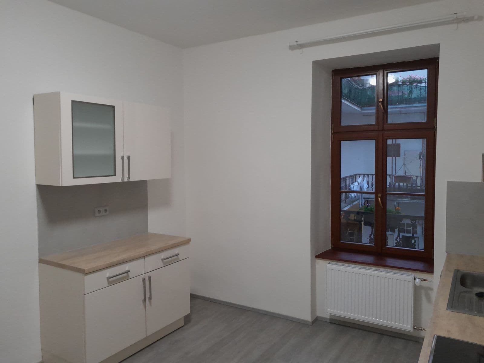 Prenájom bytu 2-izbový 64 m², Viktora Huga, Praha, Praha Prenájom bytu 2-izbový 64 m², Viktora Huga, Praha, Praha