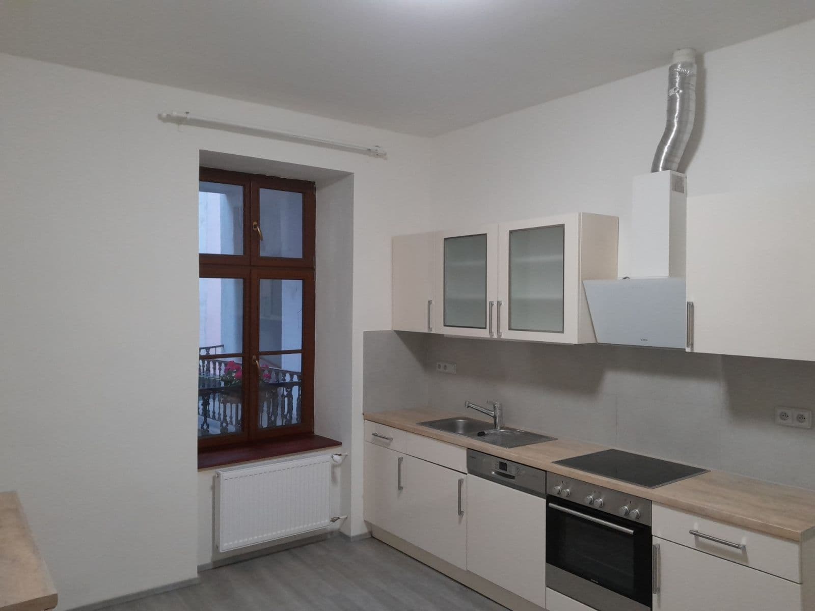 Prenájom bytu 2-izbový 64 m², Viktora Huga, Praha, Praha Prenájom bytu 2-izbový 64 m², Viktora Huga, Praha, Praha