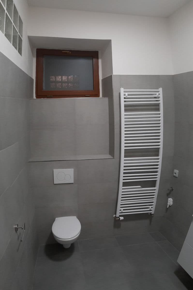 Prenájom bytu 2-izbový 64 m², Viktora Huga, Praha, Praha Prenájom bytu 2-izbový 64 m², Viktora Huga, Praha, Praha