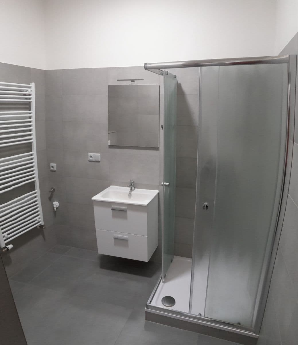Prenájom bytu 2-izbový 64 m², Viktora Huga, Praha, Praha Prenájom bytu 2-izbový 64 m², Viktora Huga, Praha, Praha