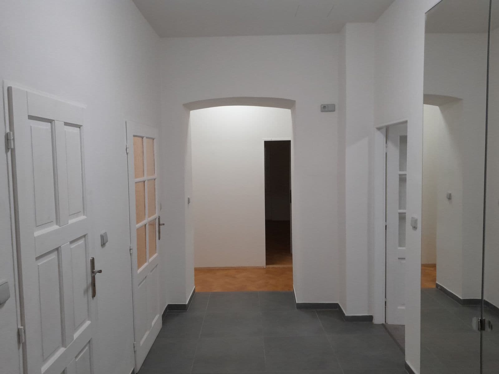 Prenájom bytu 2-izbový 64 m², Viktora Huga, Praha, Praha Prenájom bytu 2-izbový 64 m², Viktora Huga, Praha, Praha