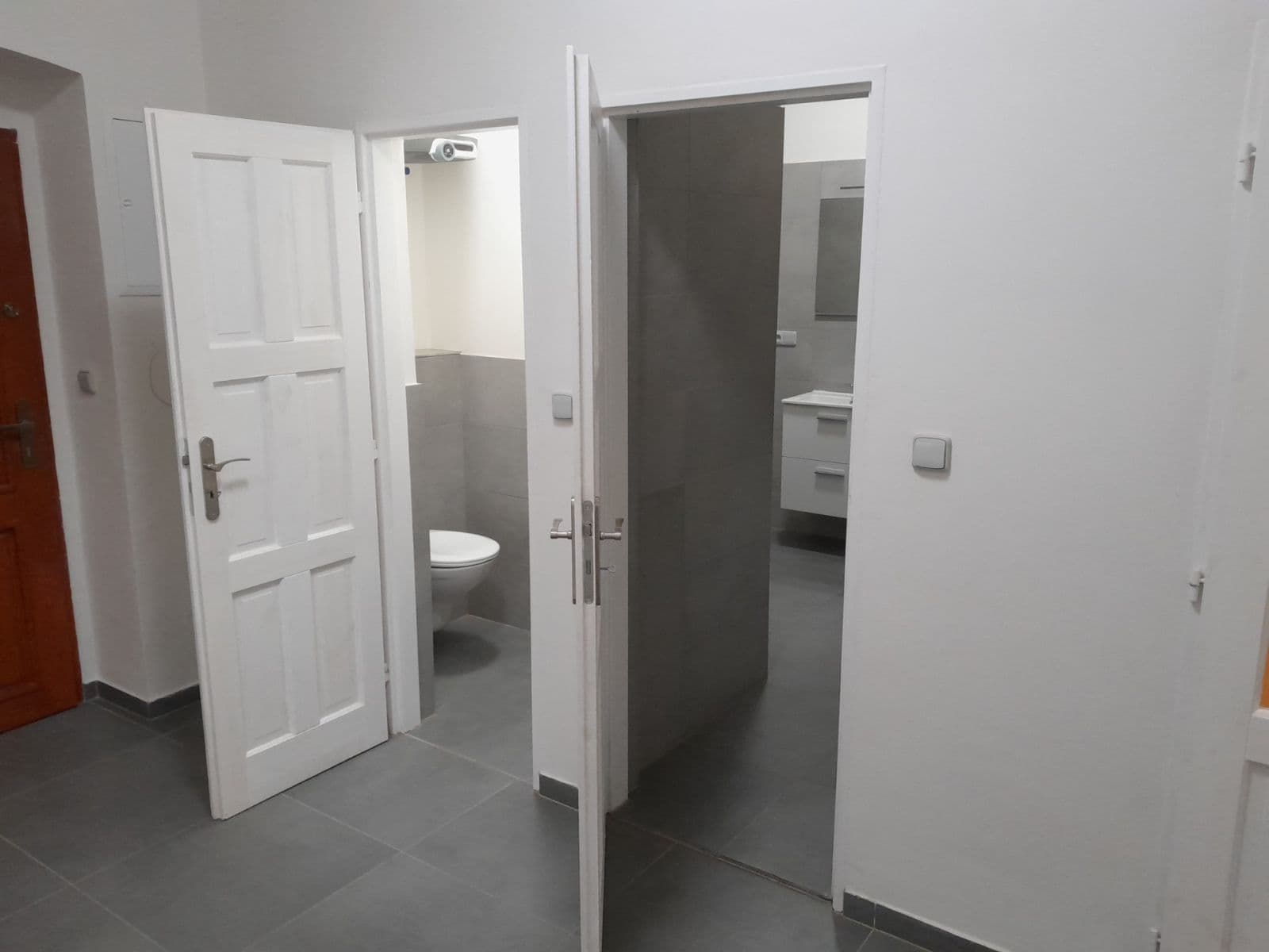 Prenájom bytu 2-izbový 64 m², Viktora Huga, Praha, Praha Prenájom bytu 2-izbový 64 m², Viktora Huga, Praha, Praha