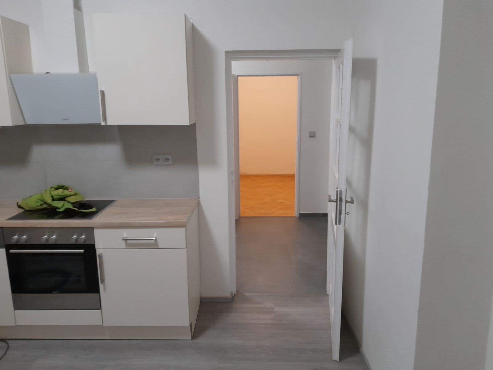 Prenájom bytu 2-izbový 64 m², Viktora Huga, Praha, Praha Prenájom bytu 2-izbový 64 m², Viktora Huga, Praha, Praha