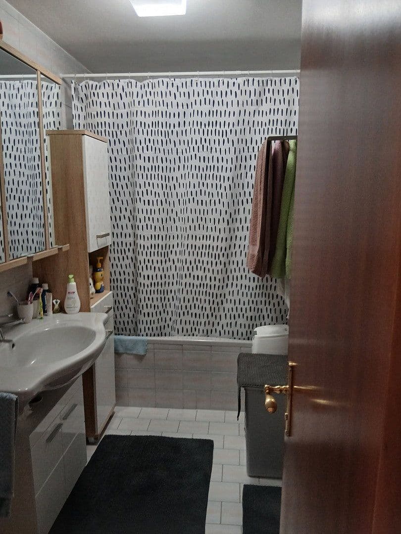 Predaj bytu 3-izbový 85 m², Lindenstraße 20, Holzkirchen, Bavorsko Predaj bytu 3-izbový 85 m², Lindenstraße 20, Holzkirchen, Bavorsko
