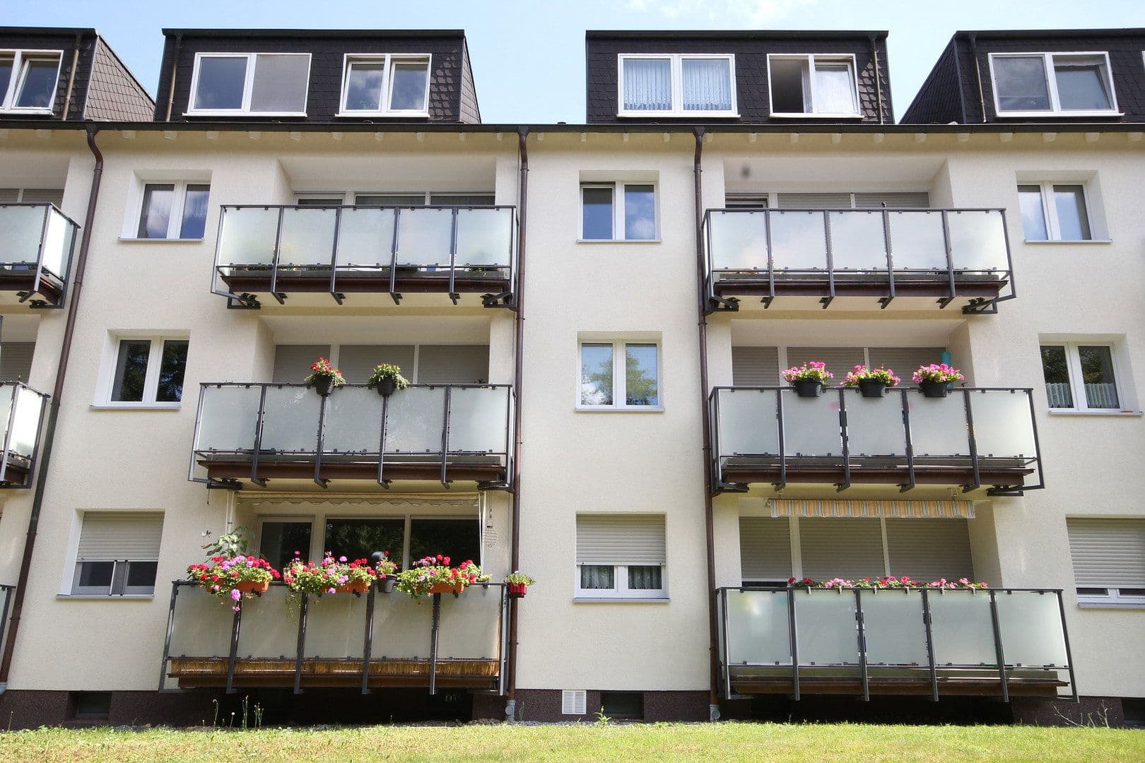 Prenájom bytu 3-izbový 72 m², Geismarweg 14, Essen-Heisingen, Severné Porýnie - Westfálsko Prenájom bytu 3-izbový 72 m², Geismarweg 14, Essen-Heisingen, Severné Porýnie - Westfálsko