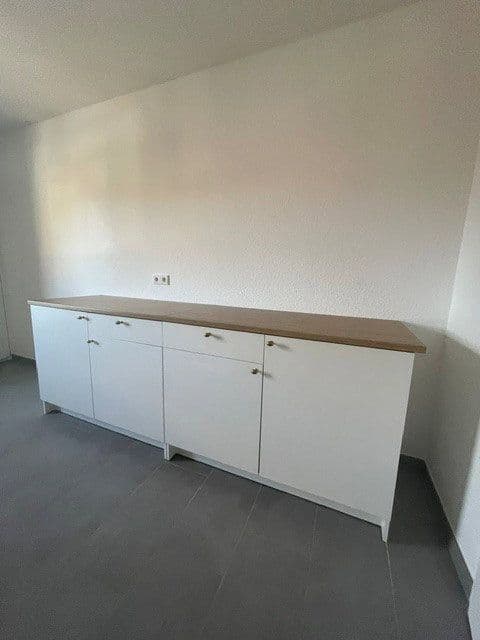 Prenájom bytu 2-izbový 77 m², Feldstr. 1, Meerbusch, Severné Porýnie - Westfálsko Prenájom bytu 2-izbový 77 m², Feldstr. 1, Meerbusch, Severné Porýnie - Westfálsko