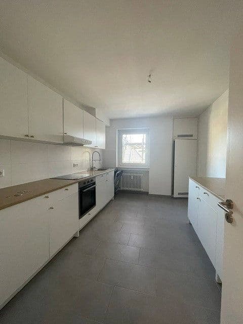 Prenájom bytu 2-izbový 77 m², Feldstr. 1, Meerbusch, Severné Porýnie - Westfálsko Prenájom bytu 2-izbový 77 m², Feldstr. 1, Meerbusch, Severné Porýnie - Westfálsko