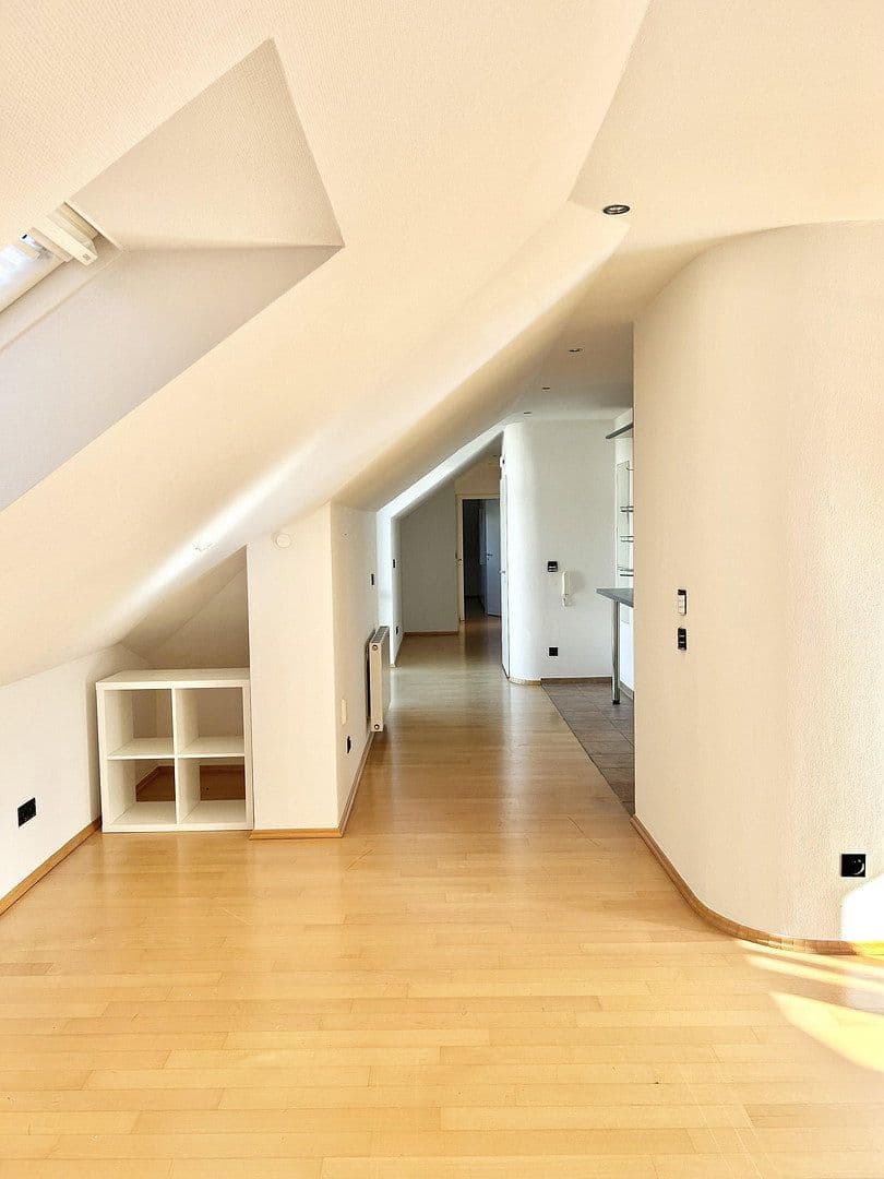 Prenájom bytu 3-izbový 95 m², Oldenburg, Dolné Sasko Prenájom bytu 3-izbový 95 m², Oldenburg, Dolné Sasko