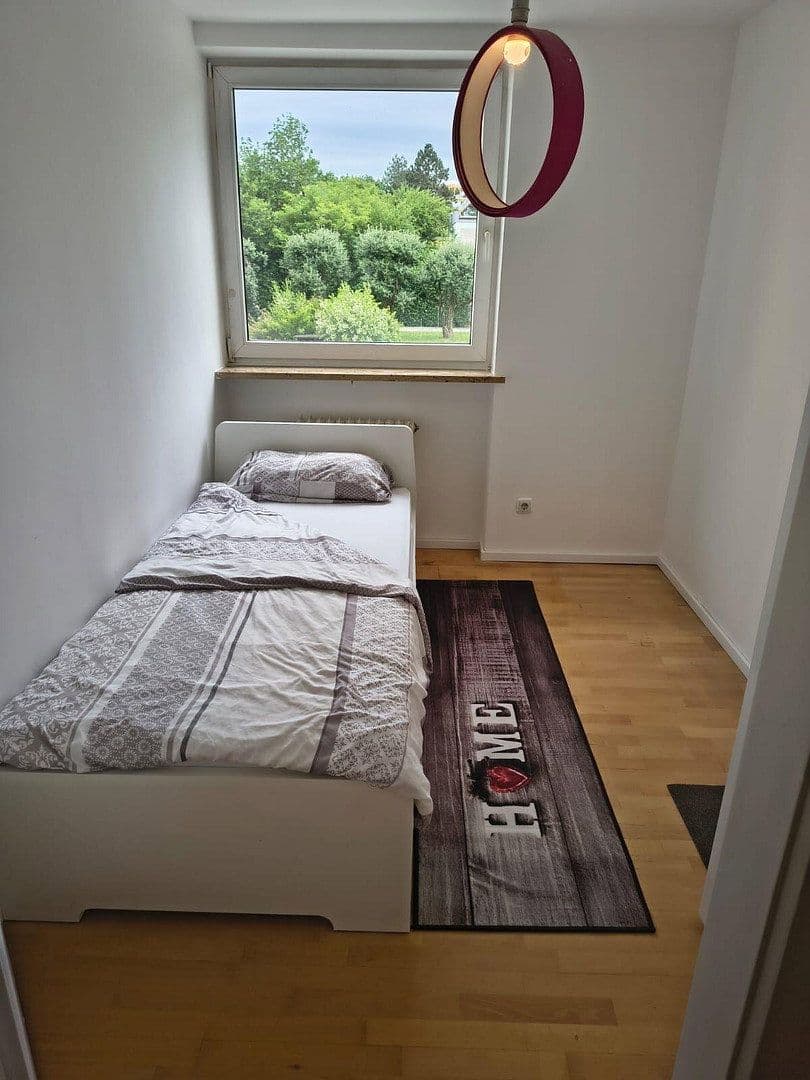 Prenájom bytu 3-izbový 80 m², Karl-Marx-Ring 92, München-Ramersdorf, Bavorsko Prenájom bytu 3-izbový 80 m², Karl-Marx-Ring 92, München-Ramersdorf, Bavorsko