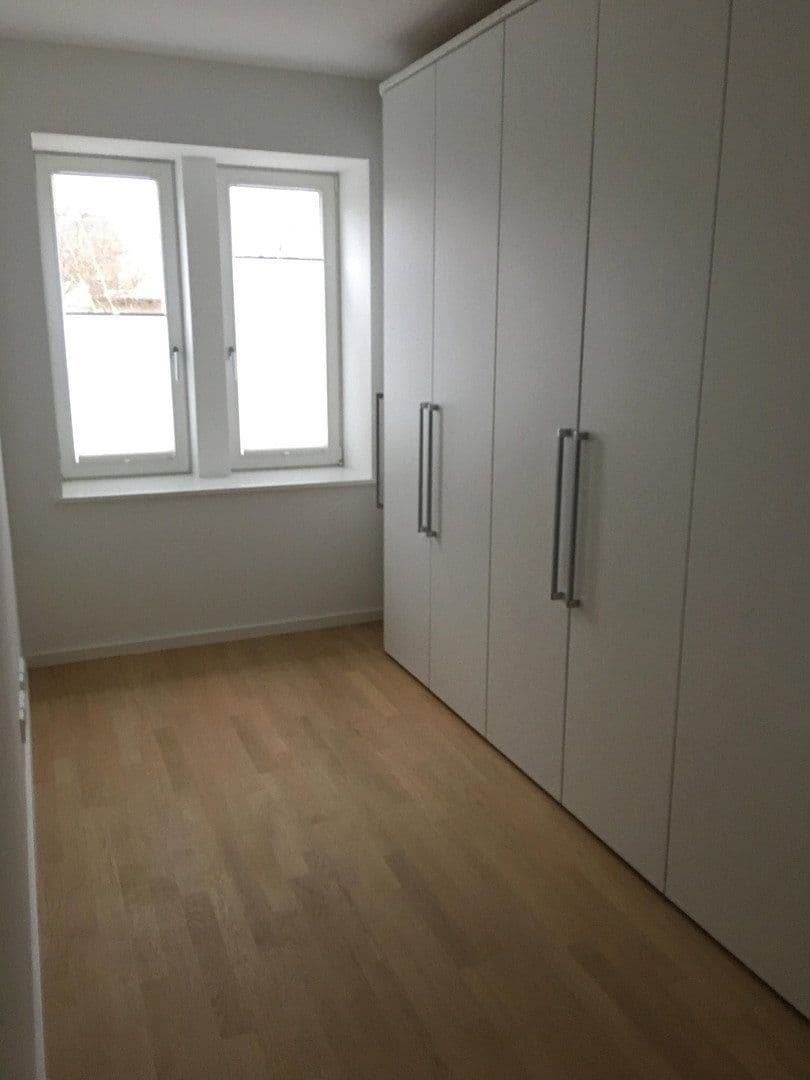 Prenájom bytu 5-izbový 160 m², Heinickeweg 15, Berlin, Berlín Prenájom bytu 5-izbový 160 m², Heinickeweg 15, Berlin, Berlín